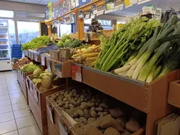 454-biocoop-au-ptit-bionheur-rive-de-gier-magasin-bio-legume-vert-poireau-celeris-saison.webp