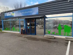 454-biocoop-au-ptit-bionheur-rive-de-gier-magasin-bio-parking-entree-devanture.webp